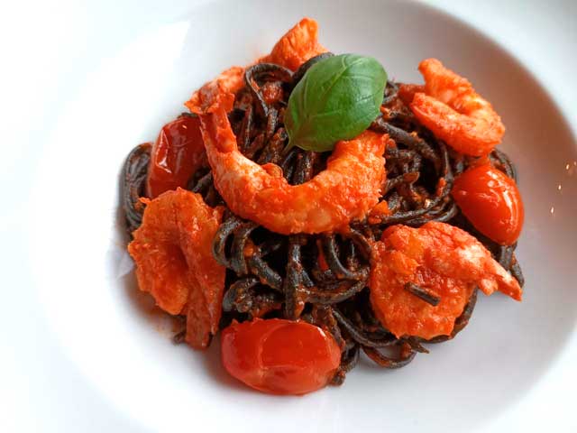 Spaghetti Nero di Seppia | DaVito Restaurante Italiano e Pizzaria